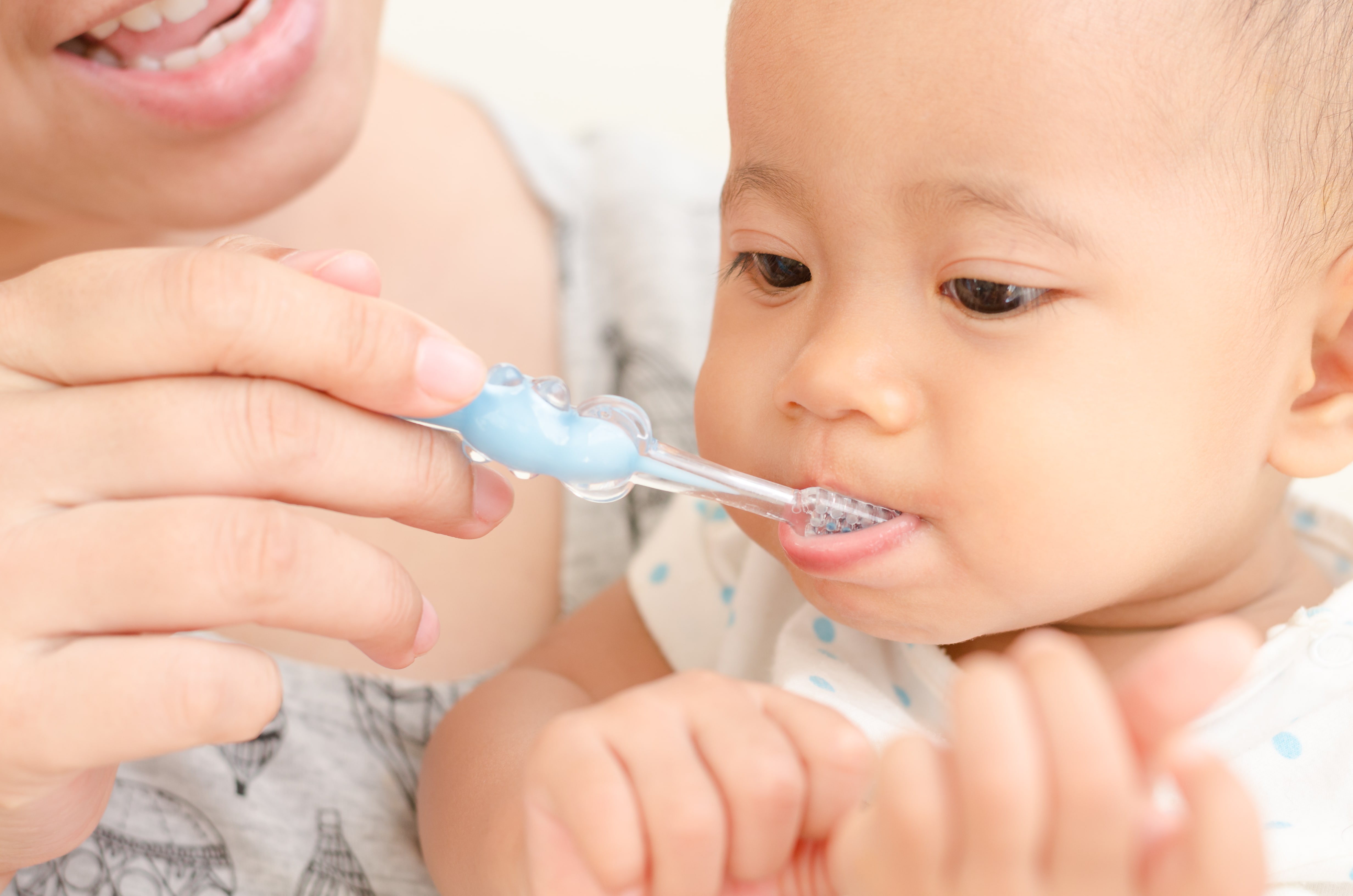 Можно ли чистить зубы ребенку